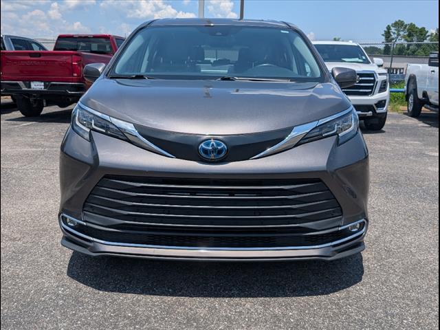 used 2023 Toyota Sienna car, priced at $41,975
