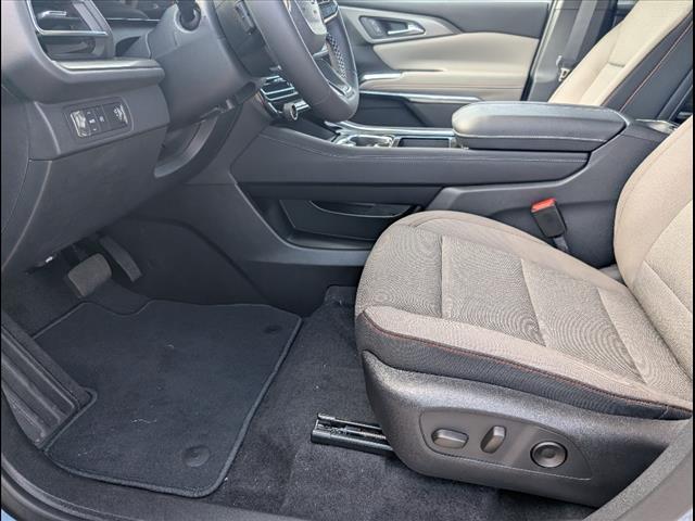 new 2025 Chevrolet Traverse car, priced at $44,595