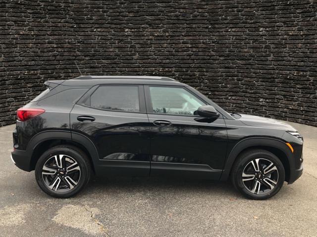 new 2025 Chevrolet TrailBlazer car, priced at $27,970