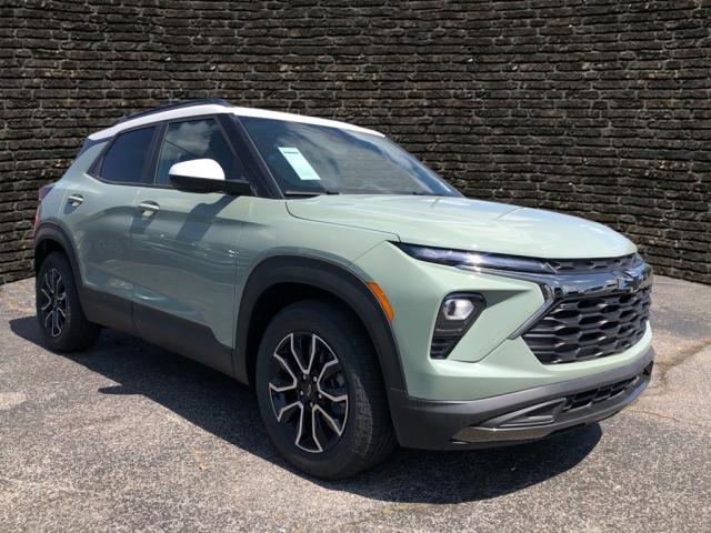 new 2025 Chevrolet TrailBlazer car, priced at $32,080