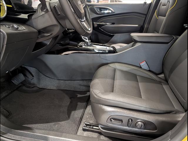 new 2025 Chevrolet Trax car, priced at $25,040