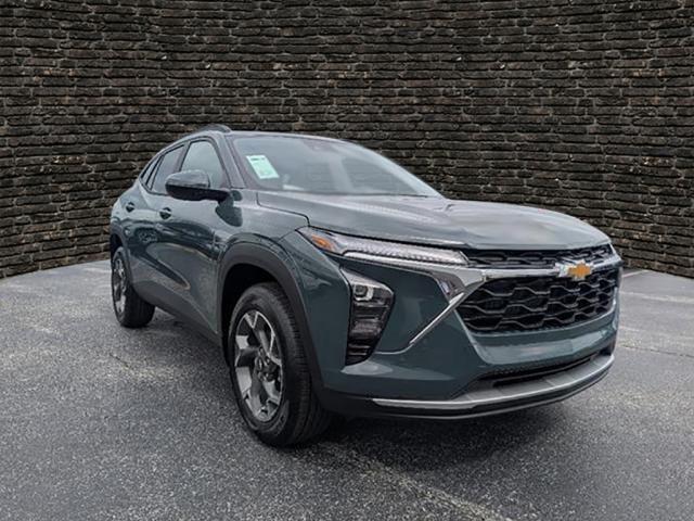 new 2025 Chevrolet Trax car, priced at $23,440