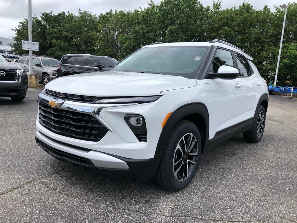 new 2025 Chevrolet TrailBlazer car, priced at $25,990