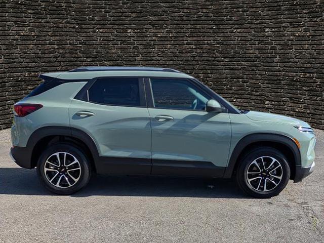 new 2025 Chevrolet TrailBlazer car, priced at $30,180