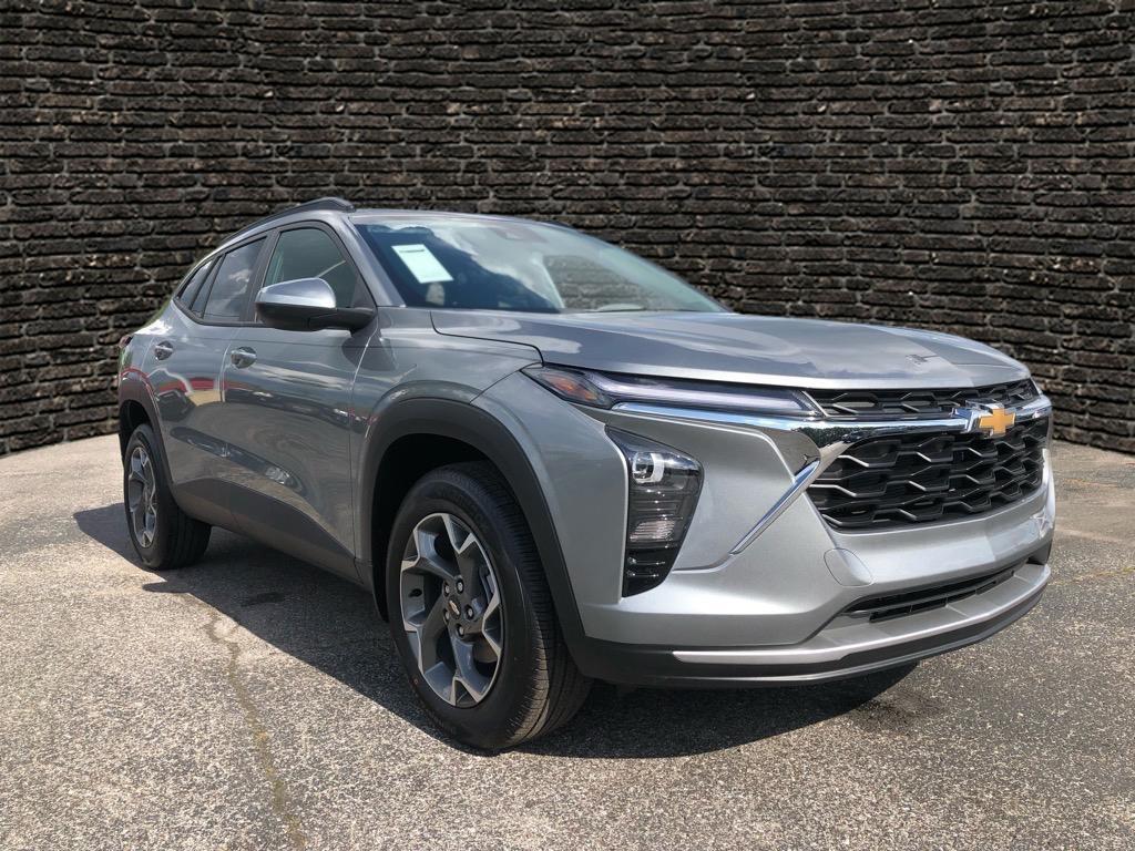 new 2025 Chevrolet Trax car, priced at $24,426