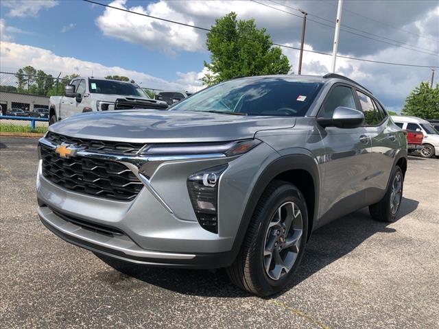 new 2025 Chevrolet Trax car, priced at $24,275