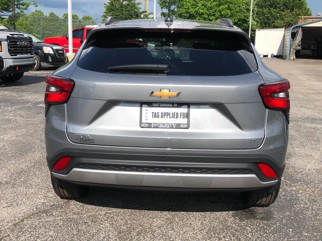 new 2025 Chevrolet Trax car, priced at $24,426