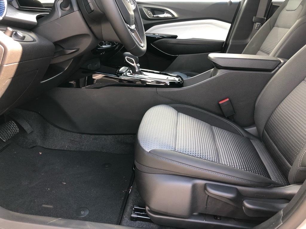 new 2025 Chevrolet Trax car, priced at $24,426