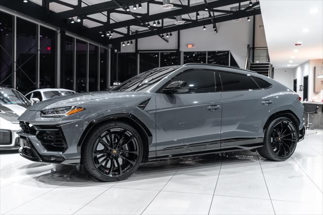 used 2022 Lamborghini Urus car, priced at $269,800