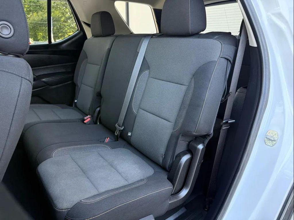used 2021 Chevrolet Traverse car, priced at $18,999