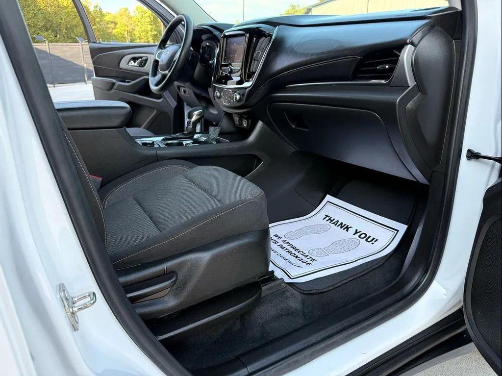 used 2021 Chevrolet Traverse car, priced at $18,999