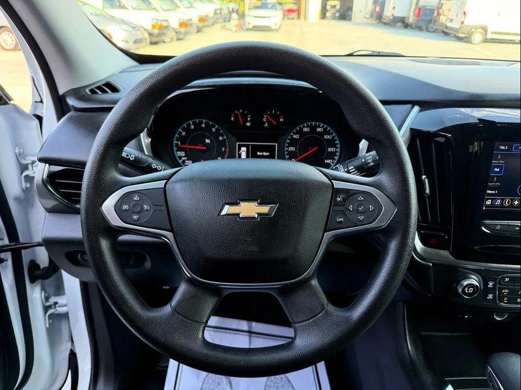 used 2021 Chevrolet Traverse car, priced at $18,999