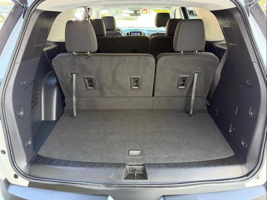 used 2021 Chevrolet Traverse car, priced at $18,999