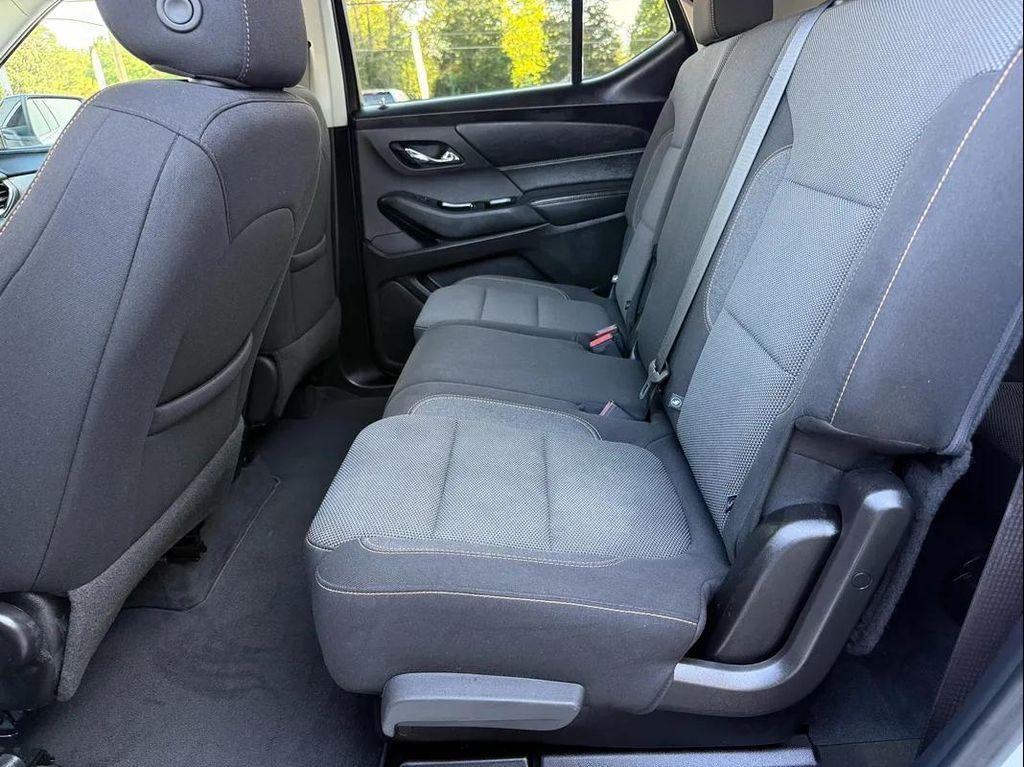 used 2021 Chevrolet Traverse car, priced at $18,999