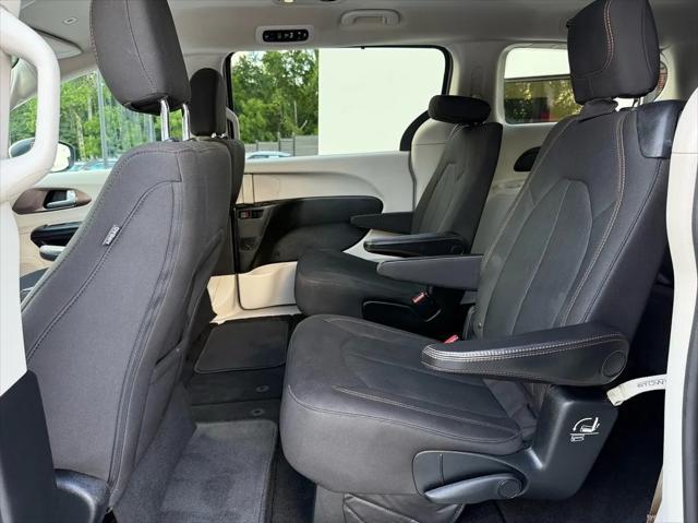 used 2018 Chrysler Pacifica car, priced at $11,450