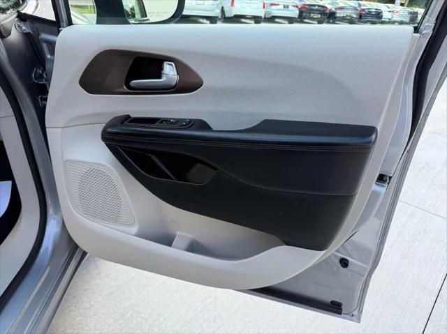 used 2018 Chrysler Pacifica car, priced at $11,450