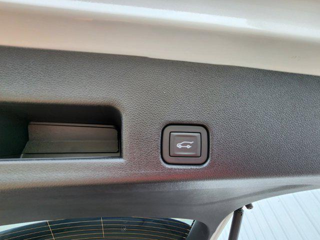 new 2025 Chevrolet Traverse car, priced at $52,730