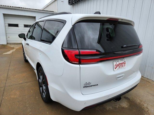 new 2024 Chrysler Pacifica car, priced at $45,550