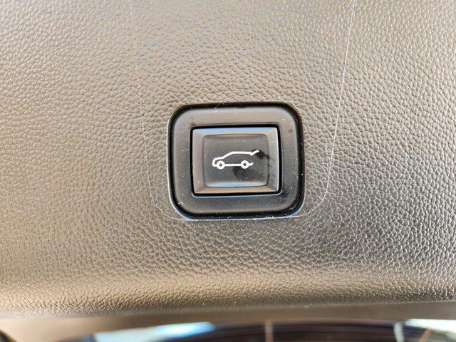 used 2022 Chevrolet Traverse car, priced at $28,900