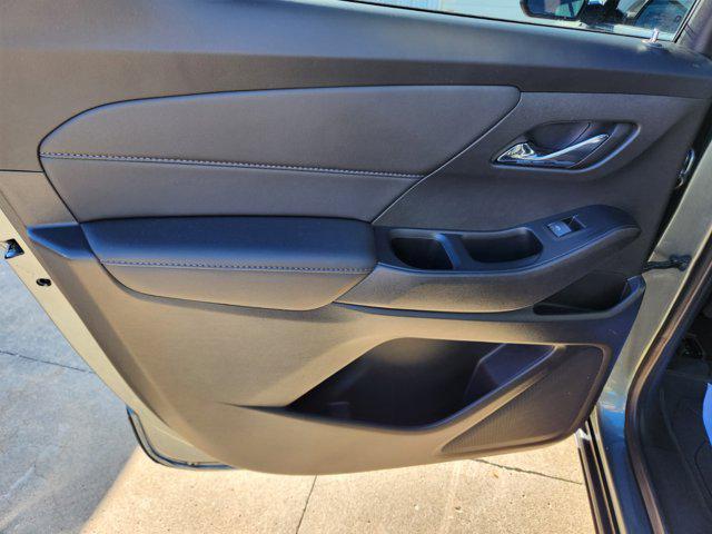 used 2022 Chevrolet Traverse car, priced at $28,900