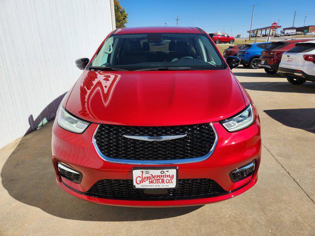 new 2024 Chrysler Pacifica car, priced at $47,165