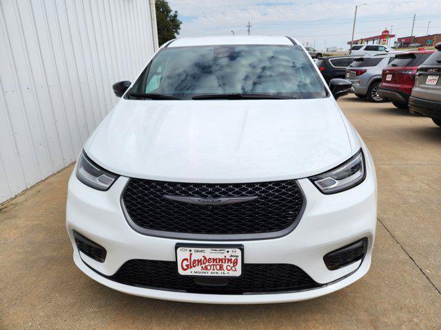 new 2026 Chrysler Pacifica car, priced at $47,065
