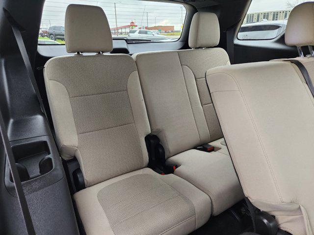used 2023 Chevrolet Traverse car, priced at $32,900