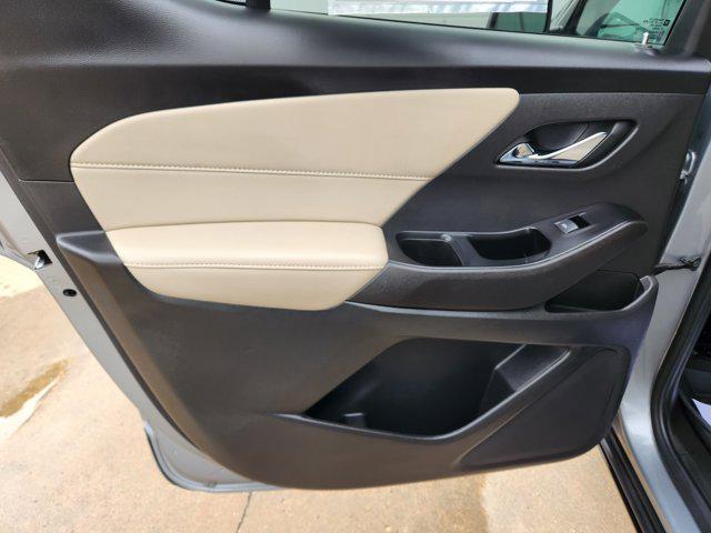 used 2023 Chevrolet Traverse car, priced at $32,900