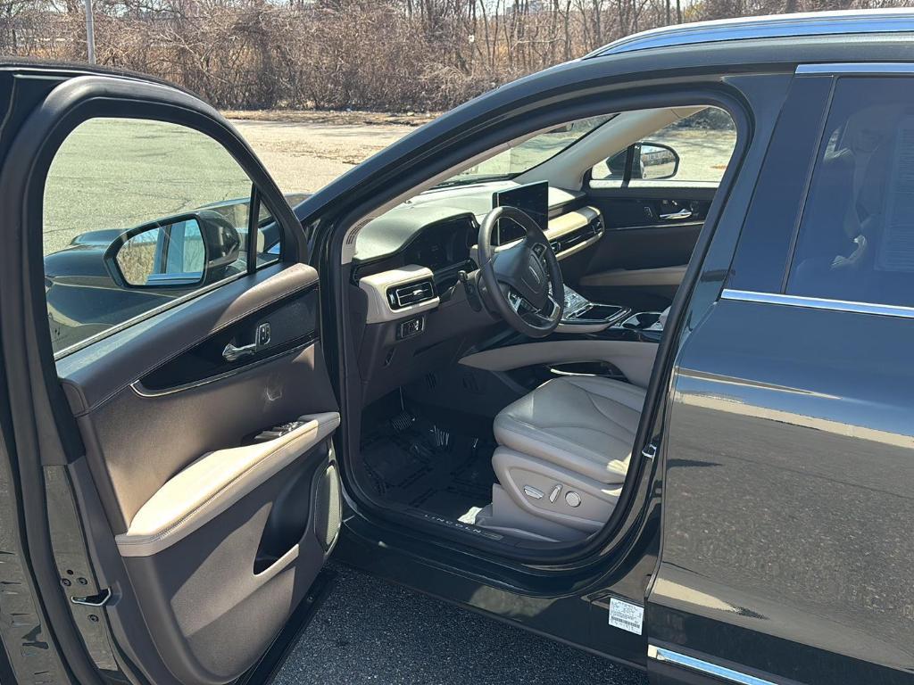 used 2022 Lincoln Nautilus car, priced at $37,782