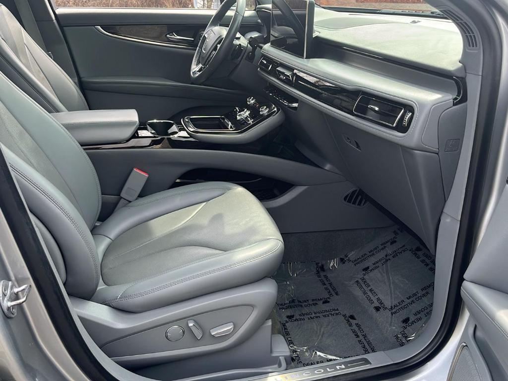 used 2022 Lincoln Nautilus car, priced at $36,608