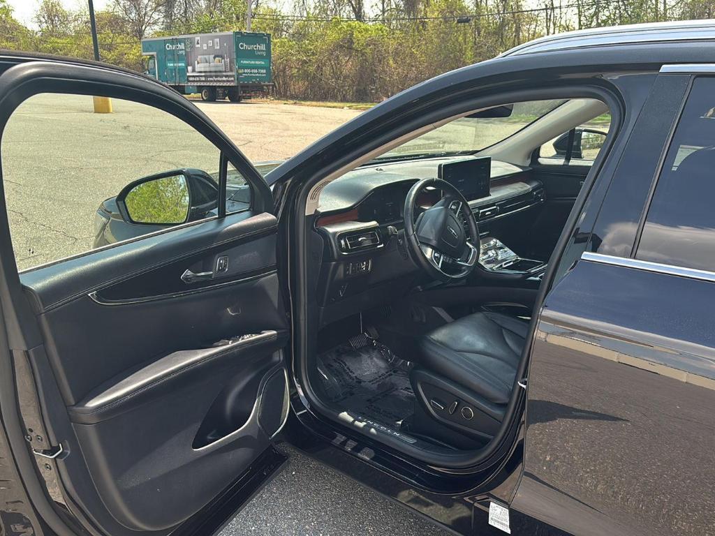 used 2022 Lincoln Nautilus car, priced at $37,430