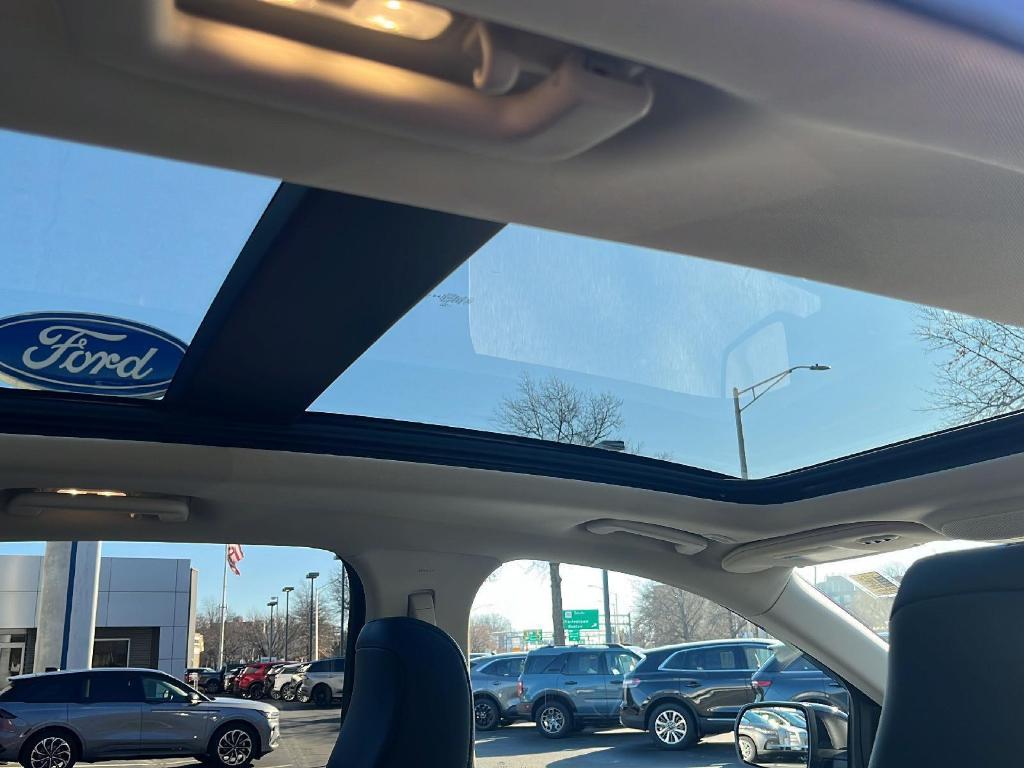 used 2024 Ford Edge car, priced at $37,999