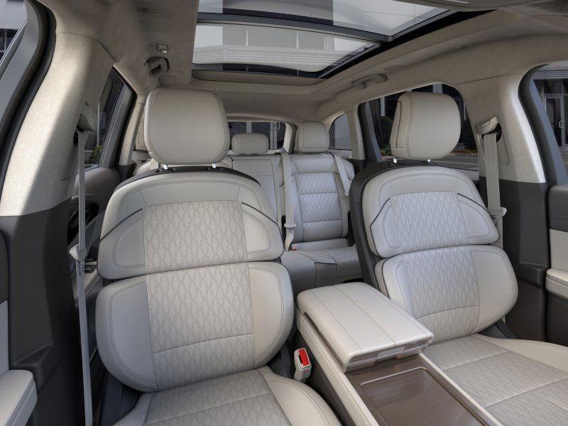 new 2025 Lincoln Nautilus car, priced at $81,645