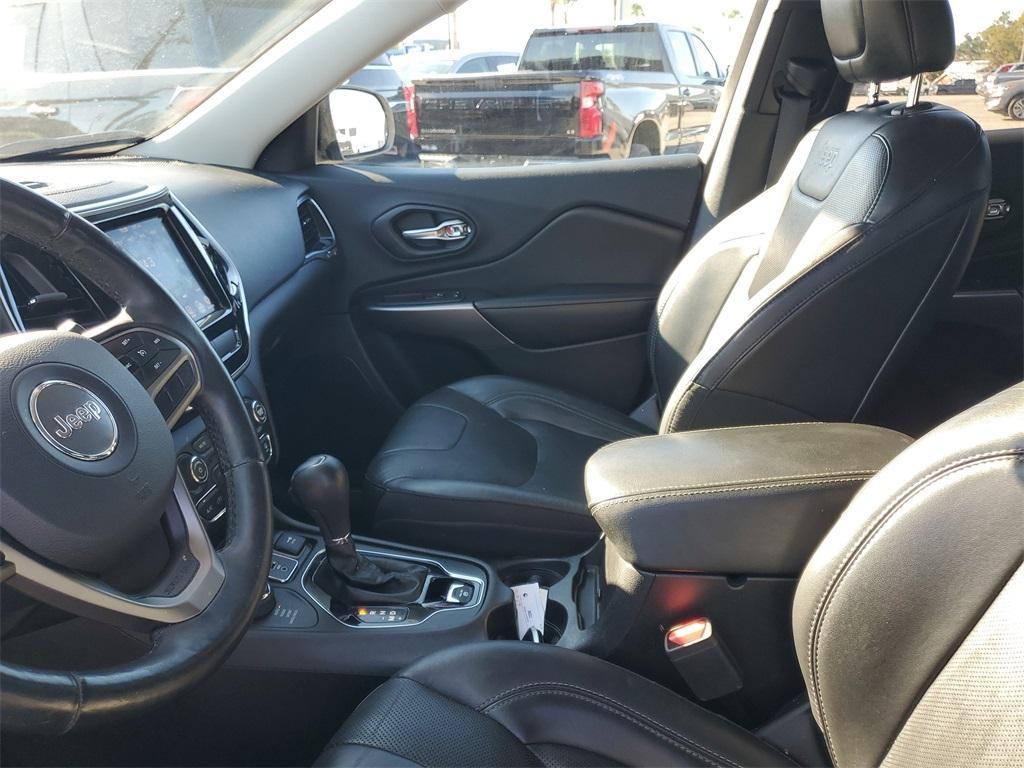 used 2019 Jeep Cherokee car, priced at $18,974