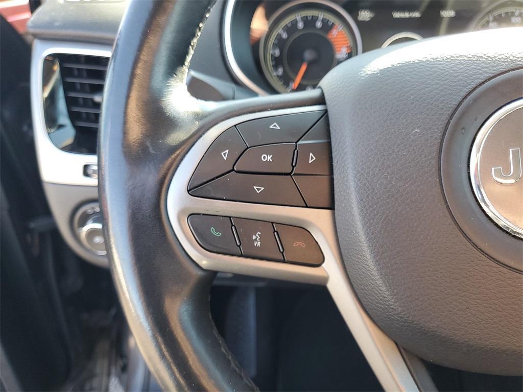 used 2019 Jeep Cherokee car, priced at $18,974