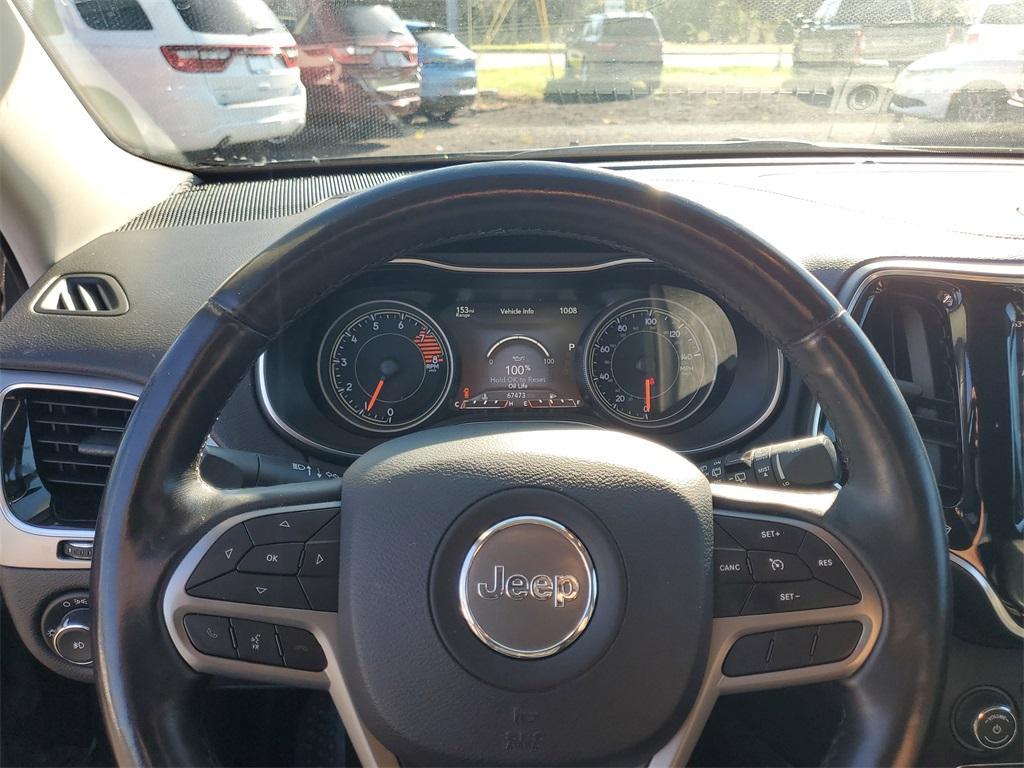 used 2019 Jeep Cherokee car, priced at $18,974