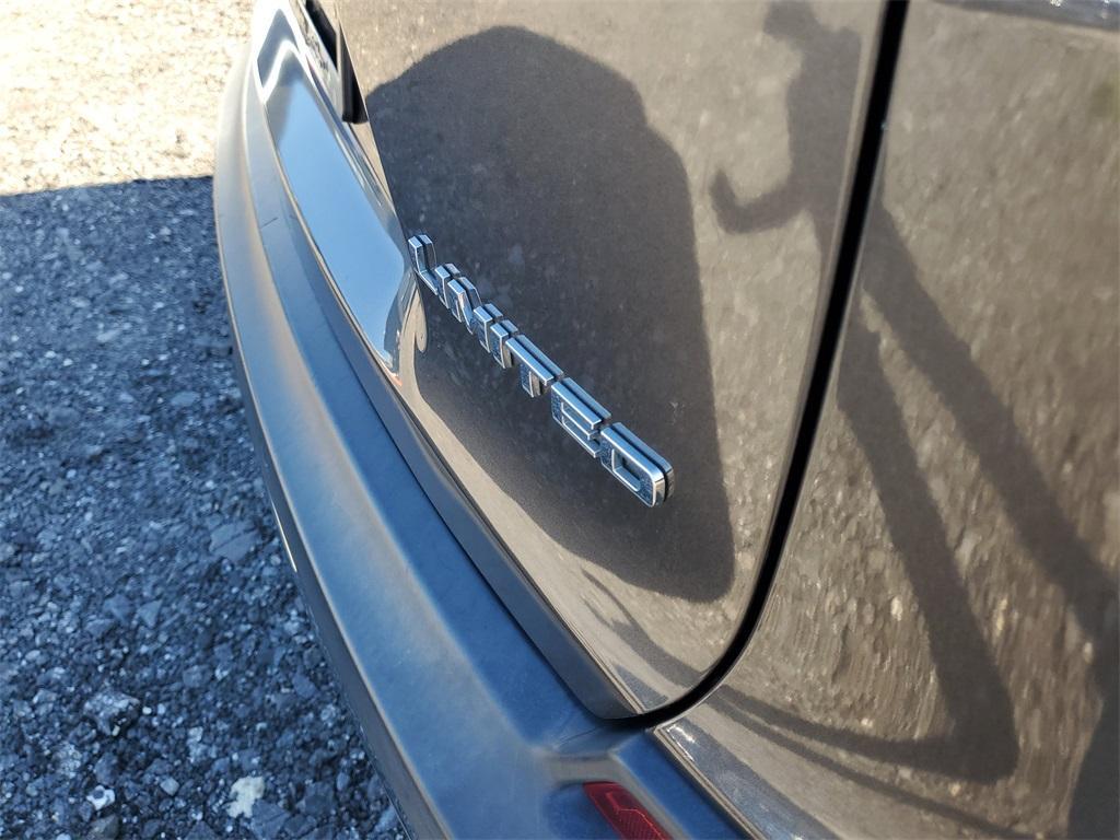 used 2019 Jeep Cherokee car, priced at $18,974