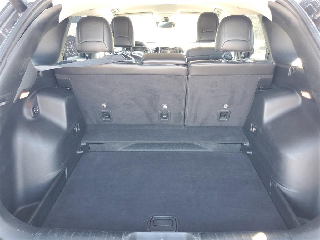used 2019 Jeep Cherokee car, priced at $18,974