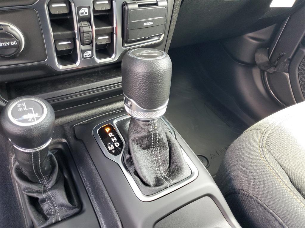 new 2025 Jeep Gladiator car, priced at $40,647