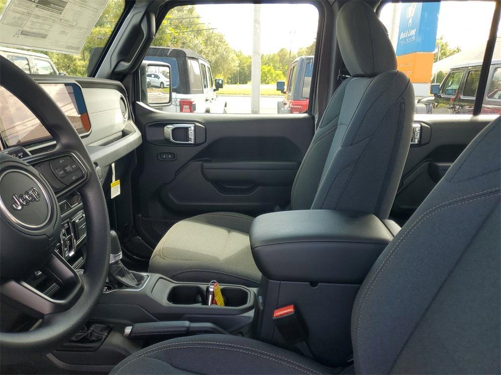 new 2025 Jeep Gladiator car, priced at $40,647