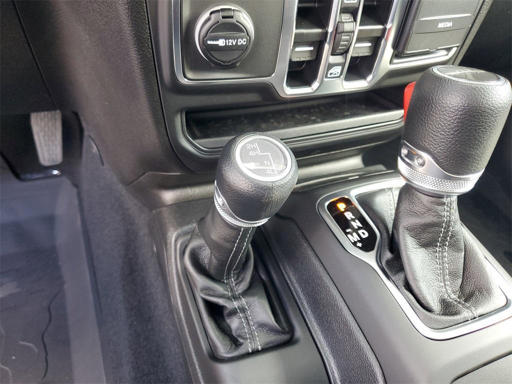 new 2025 Jeep Gladiator car, priced at $40,647