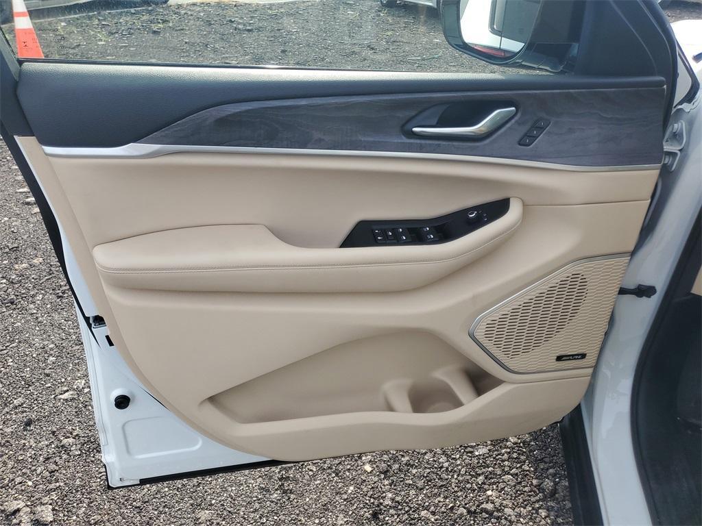 used 2022 Jeep Grand Cherokee car, priced at $27,506