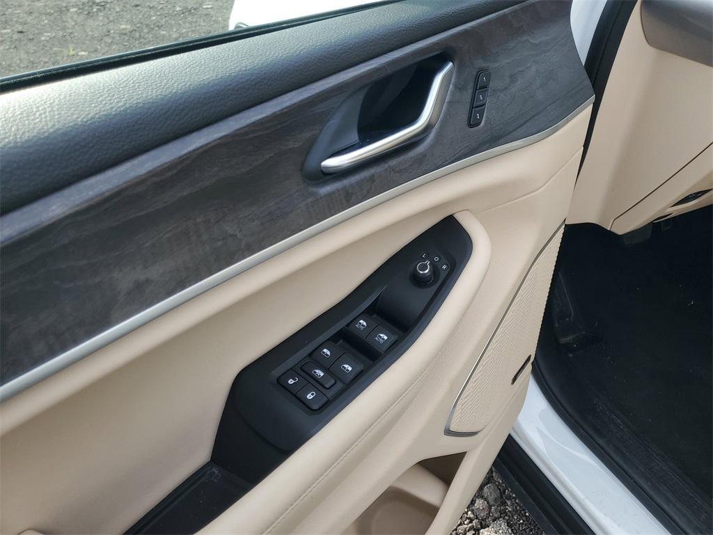 used 2022 Jeep Grand Cherokee car, priced at $27,506