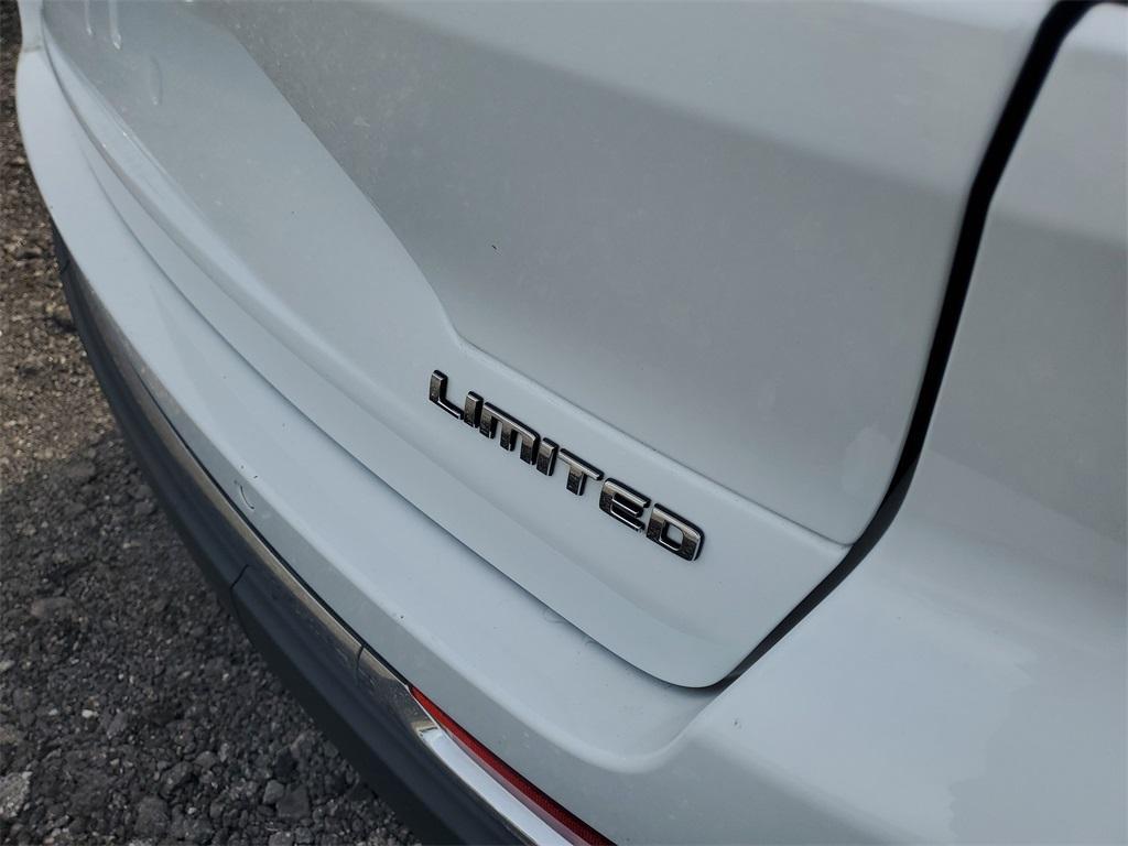 used 2022 Jeep Grand Cherokee car, priced at $27,506