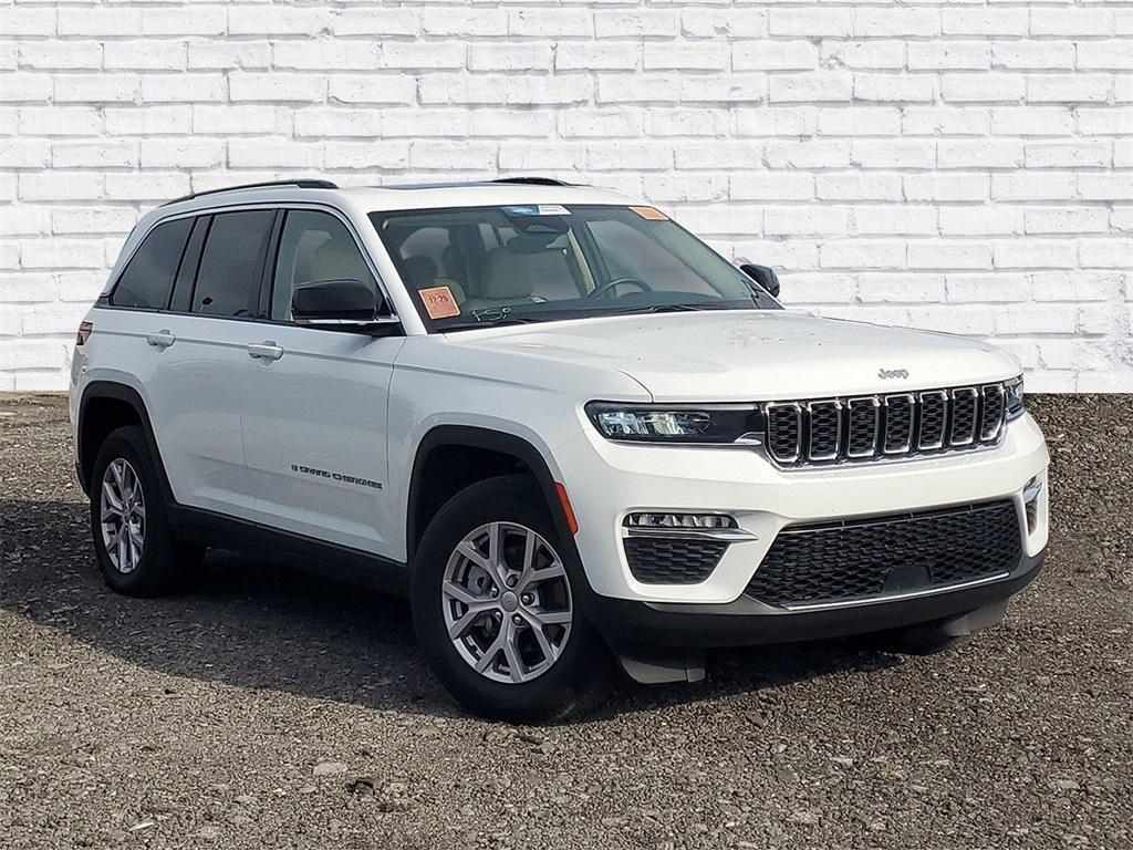 used 2022 Jeep Grand Cherokee car, priced at $31,433