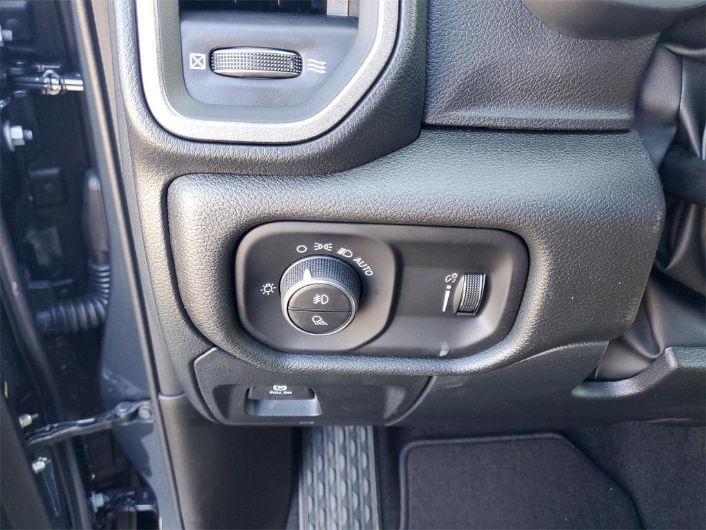 new 2025 Ram 1500 car