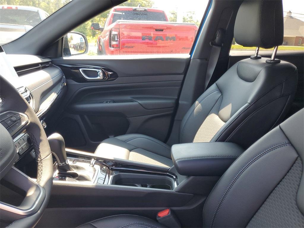 new 2025 Jeep Compass car, priced at $31,487