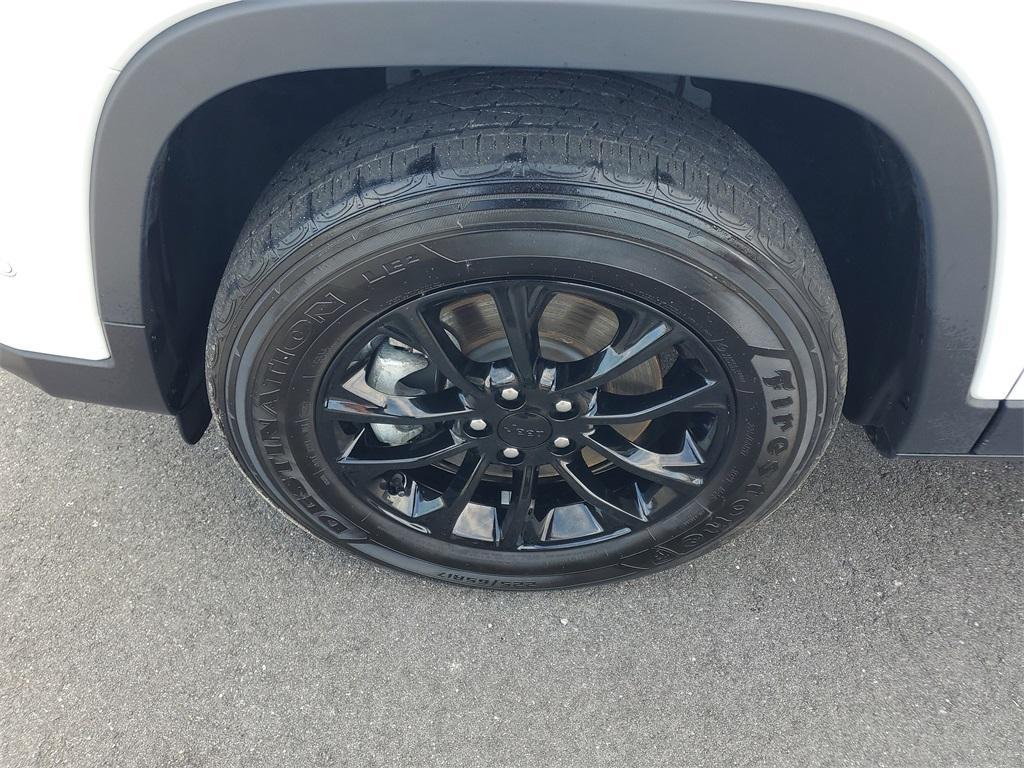 used 2023 Jeep Cherokee car, priced at $22,809