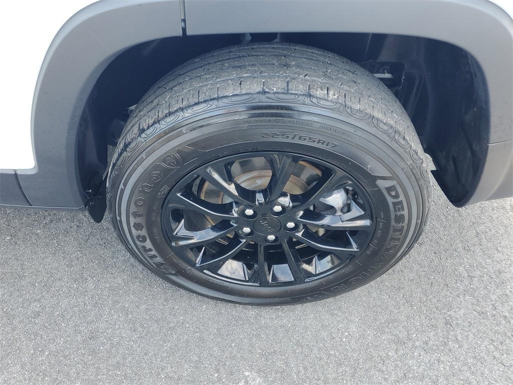 used 2023 Jeep Cherokee car, priced at $22,809