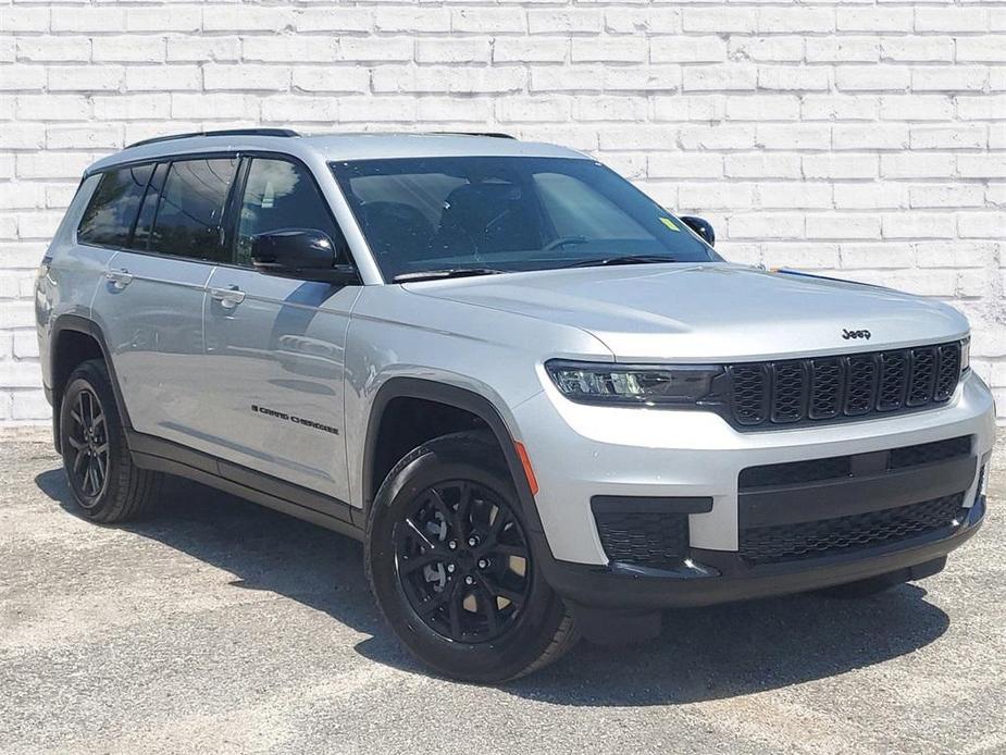 new 2024 Jeep Grand Cherokee L car, priced at $41,092